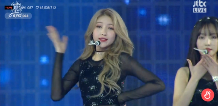 190105 골든디스크어워즈 어워즈 레전드 찍은 여자친구.jpg | 인스티즈