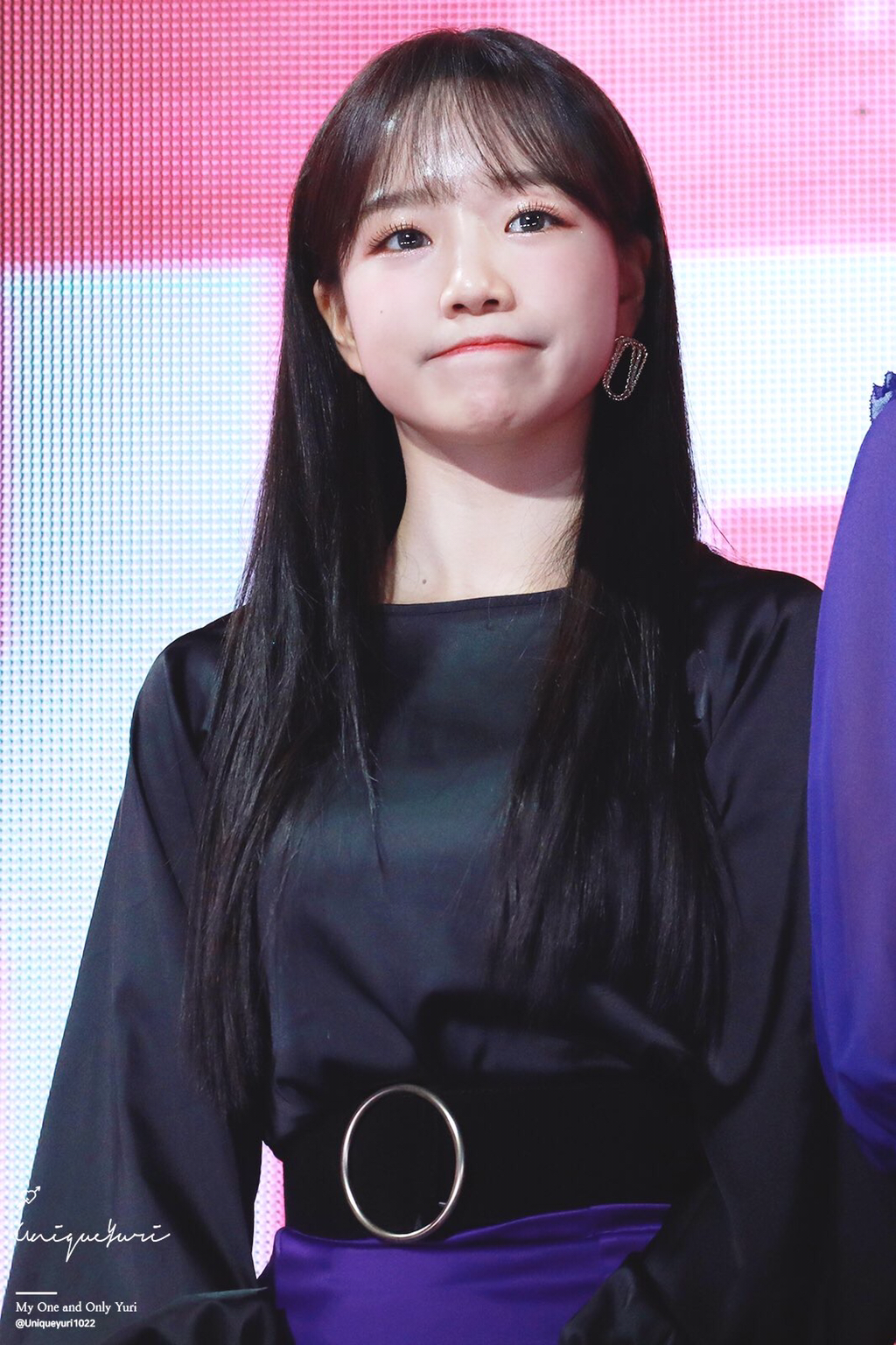 오늘은 아이즈원의 자랑스러운 메인보컬, 조유리의 19번째 생일입니다. 🎂 | 인스티즈