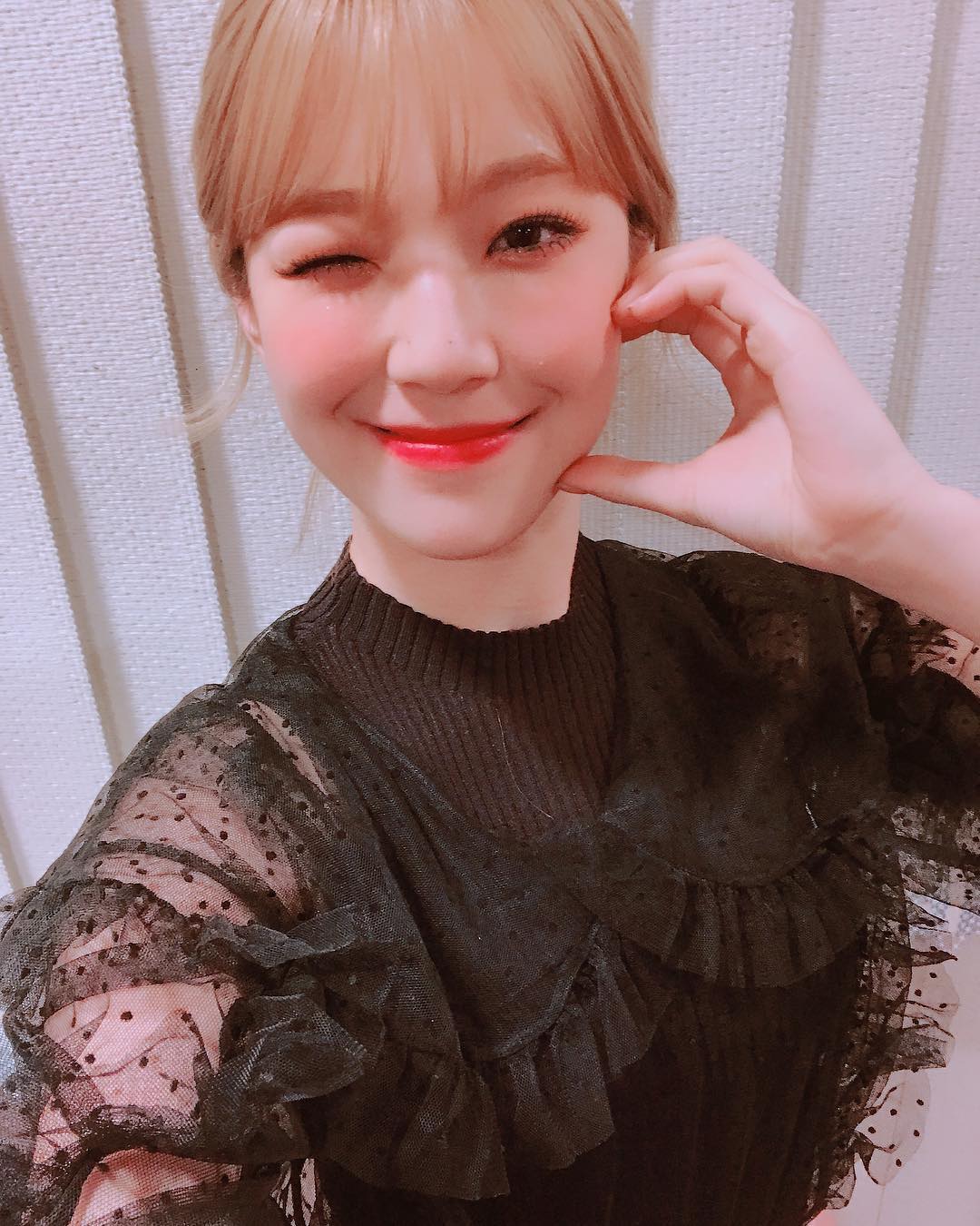 음악방송 녹화때마다 팬들 응원소리 버프시키는 백지헌 | 인스티즈