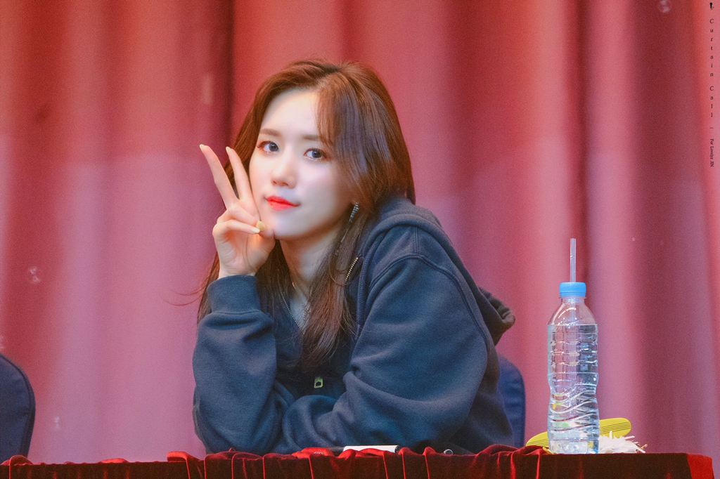 [러블리즈] 출근길에 본 은행나무가 이뻐서 명은이 | 인스티즈