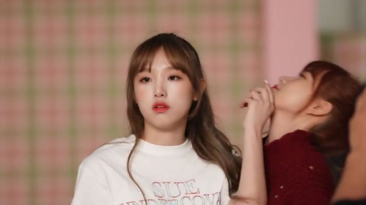 아이즈원) 메이킹필름 최예나 조유리.gif | 인스티즈