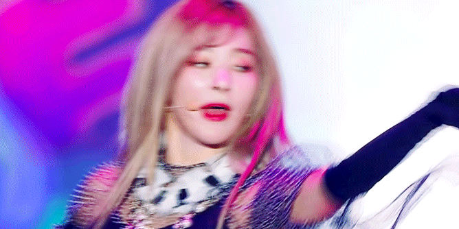 오늘 가요대전 레드벨벳 무대 시청한 윤아 그리고 슬기 대화.insta | 인스티즈