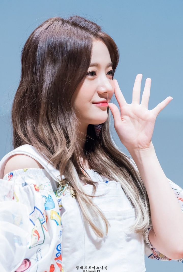 모두들 크리스마스에 이렇게 화알짝 웃으시란 의미로 장규리.jpgif | 인스티즈