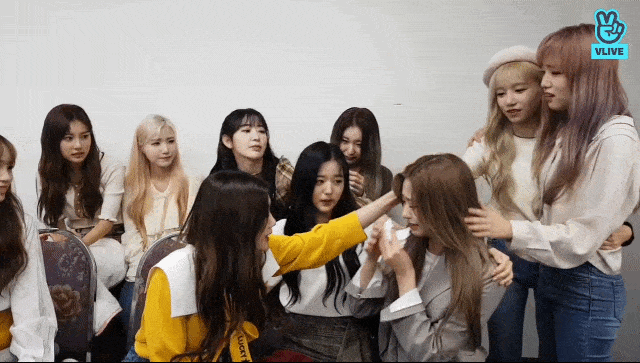 [아이즈원] 1년전 브이앱,1년후 브이앱.gif | 인스티즈