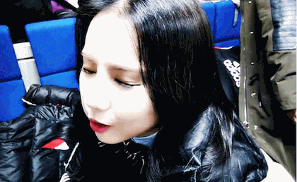 맛나게 먹는 여자친구 은하.gif | 인스티즈
