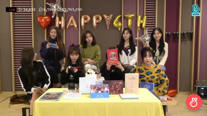 러블리즈 데뷔 4주년으로 V앱이 끝나서 캡쳐짤 | 인스티즈