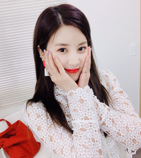 우리 이쁜 에이핑크초롱이 보고 가세요.jpg | 인스티즈