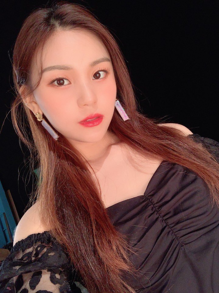 은근히 미인인 듯한 여자친구 엄지.jpgif | 인스티즈