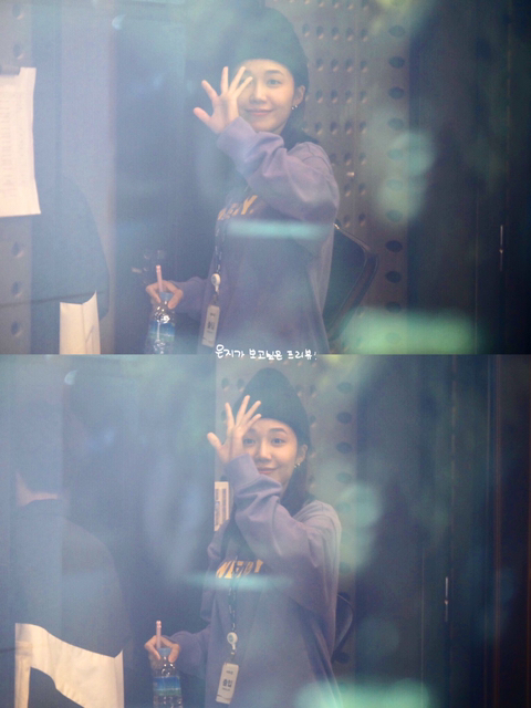 에이핑크 정은지 최근 라디오 부스.jpgif | 인스티즈