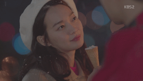 아이스크림 광고 찍는 신민아.gif | 인스티즈