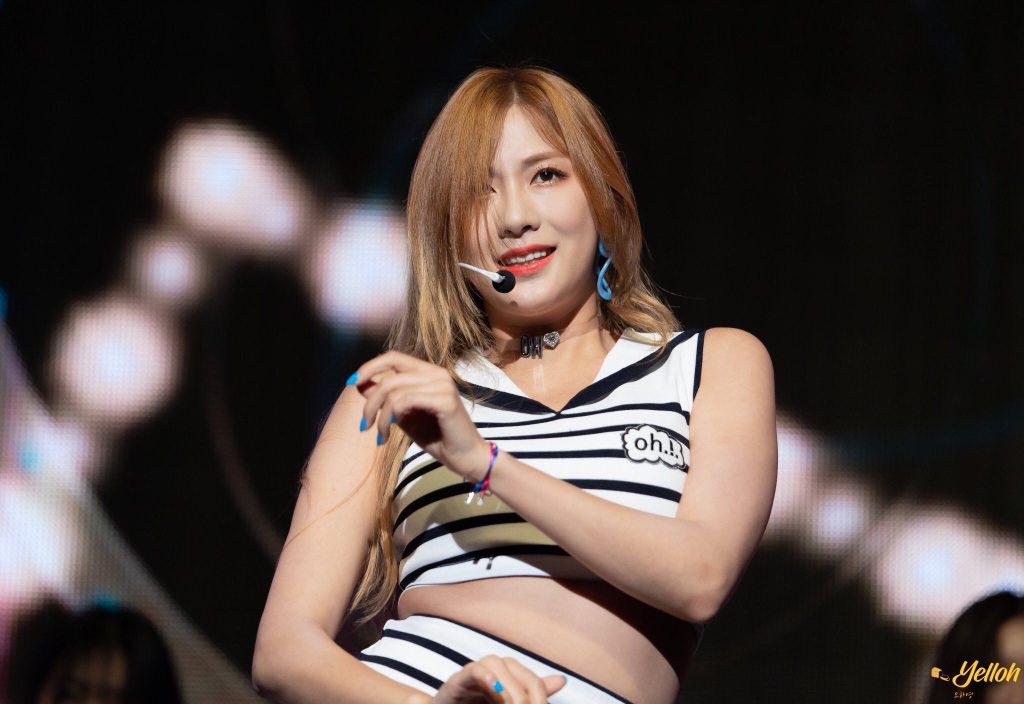 [에이핑크] 오늘은 기타 줄 교체 할 예정이라서 하영이 | 인스티즈