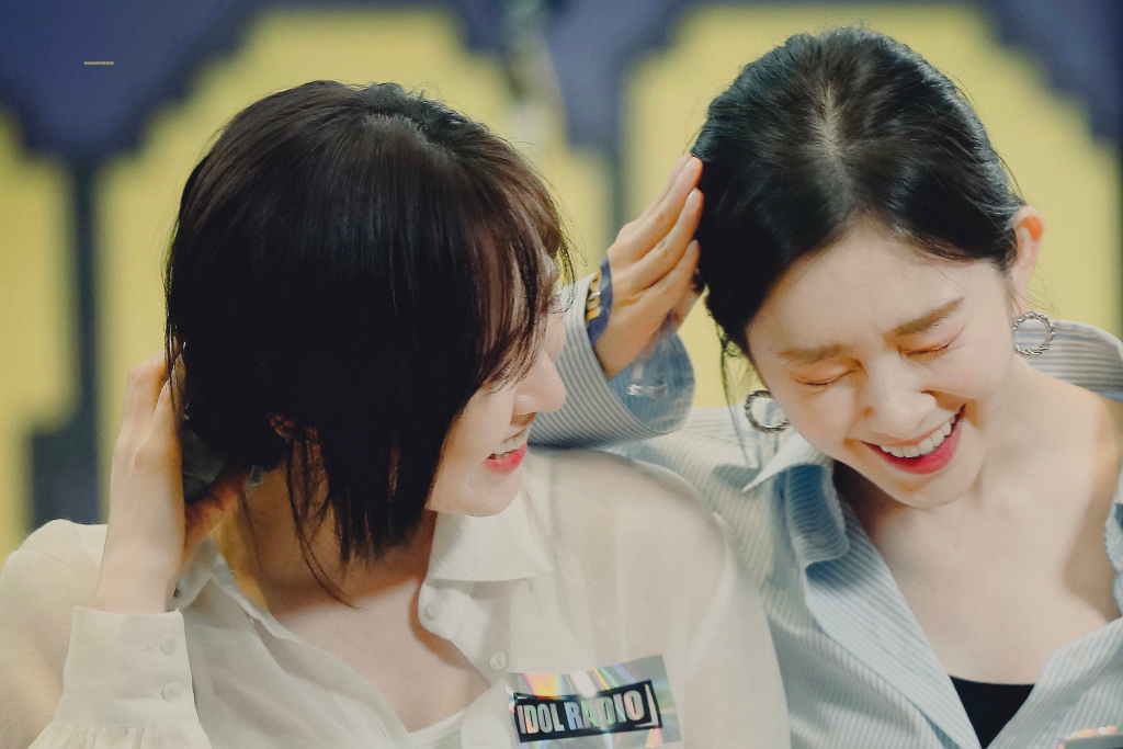 엄청 행복해보이는 아이린 웬디의 사진의 비밀 | 인스티즈