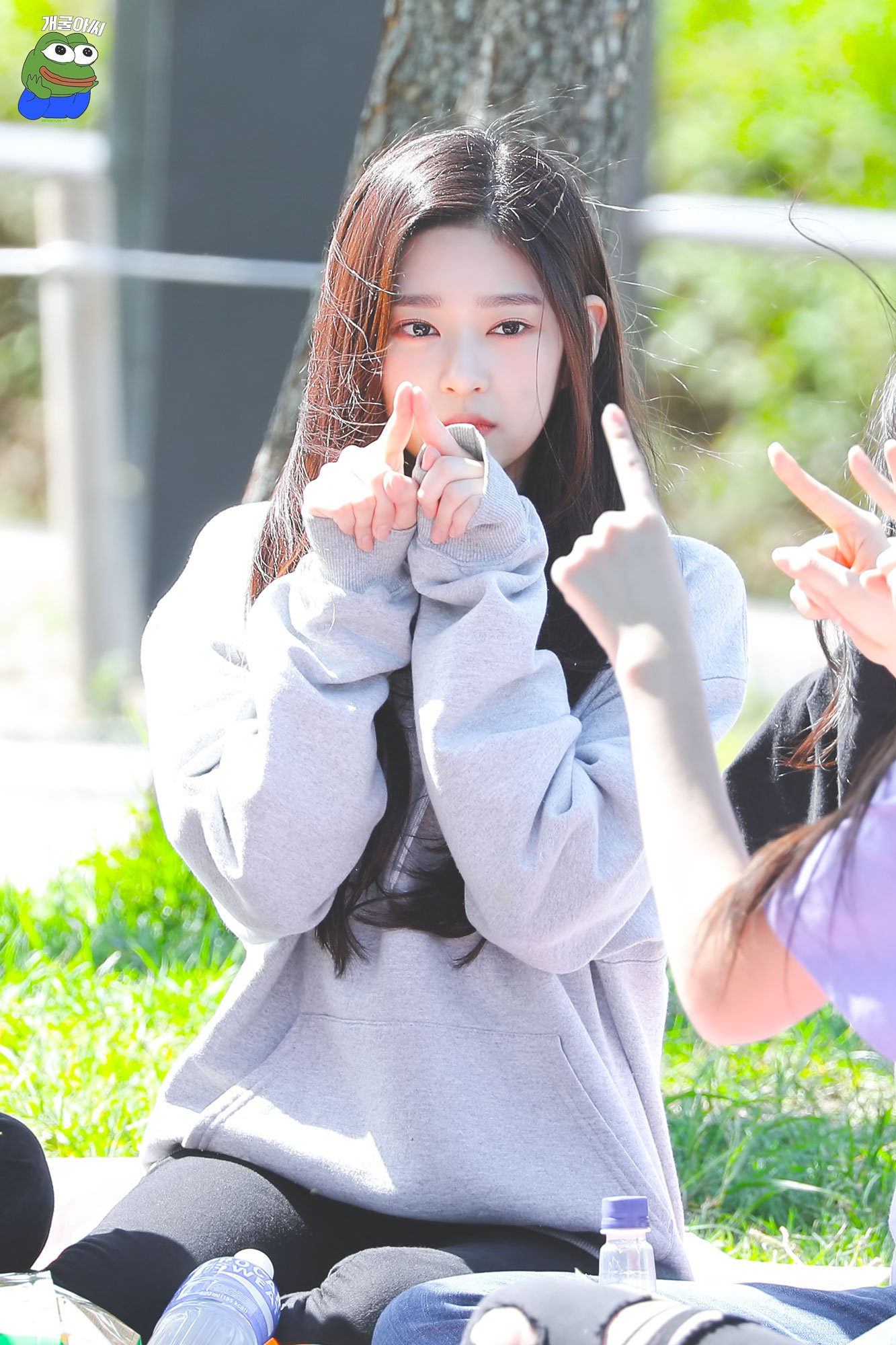 항상 어딘가 억울하고 애잔한 아이즈원 민주.jpg | 인스티즈