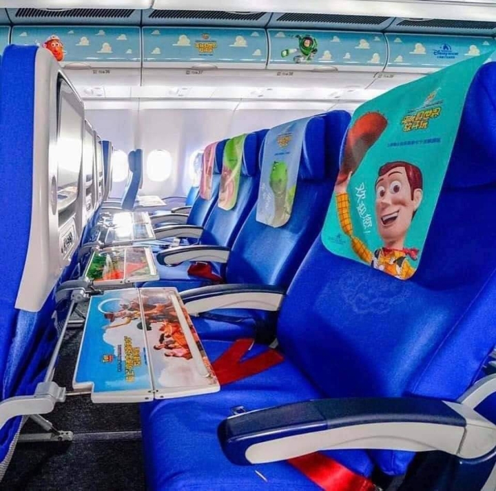 중국 동방항공의 토이스토리 비행기 | 인스티즈