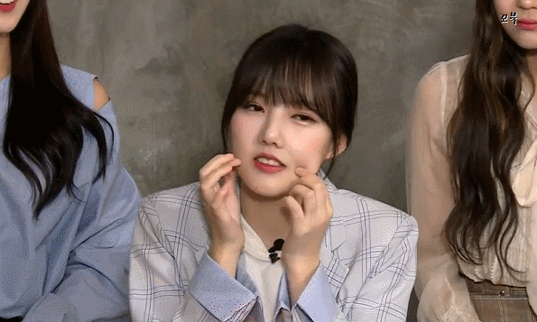 말랑말랑한 여자친구 예린이.gif | 인스티즈
