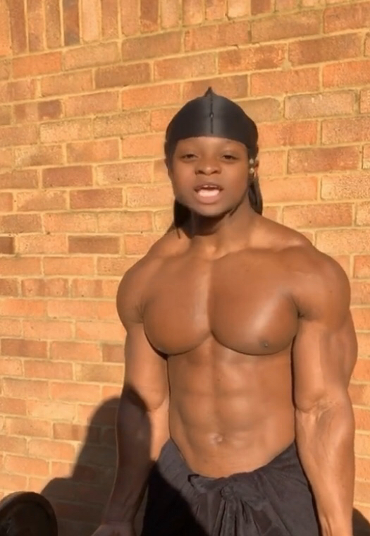 외국 어린이 보디빌더.jpg | 인스티즈