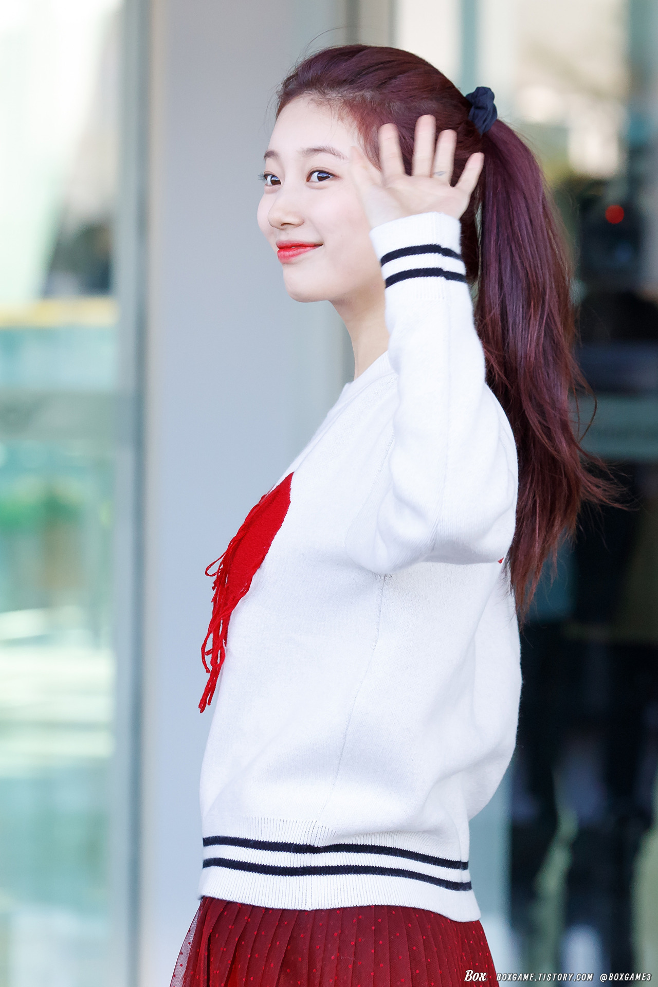 어제 인천공항 포니테일 수지.jpg | 인스티즈