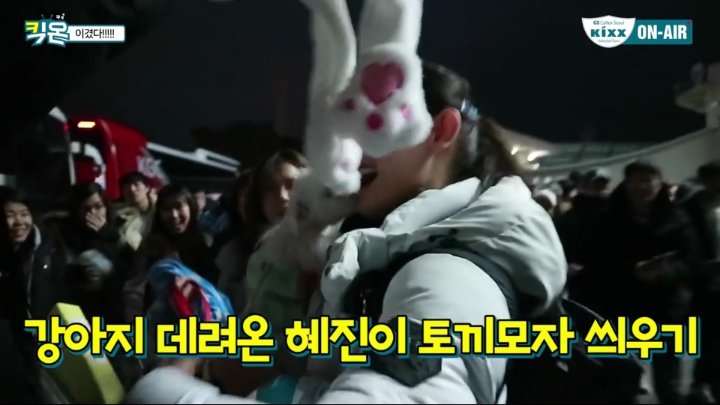 코스프레(?)하는 감독.jpg | 인스티즈