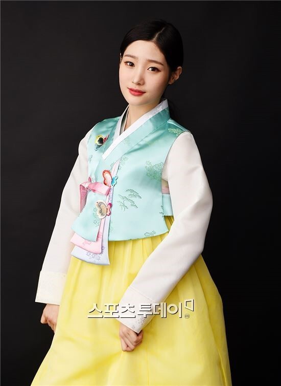 2020년 새해 기념 한복입은 정채연 .jpgif | 인스티즈