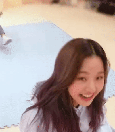 엉덩이 달리기하는 장원영.gif | 인스티즈