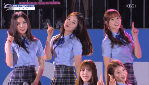 폭죽이 무서운 여자친구 예린이.gif | 인스티즈