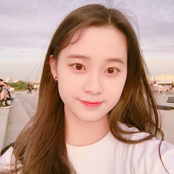 참 귀여운 바나나컬쳐ent 김나영 연습생.jpgif | 인스티즈