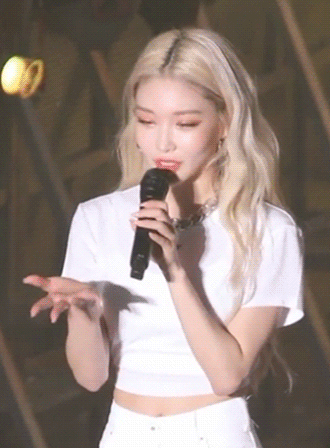 청하 따라하는 유정이.gif | 인스티즈