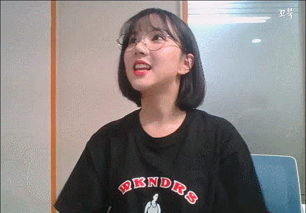 서든어택하는 여자친구 신비와 은하.gif | 인스티즈