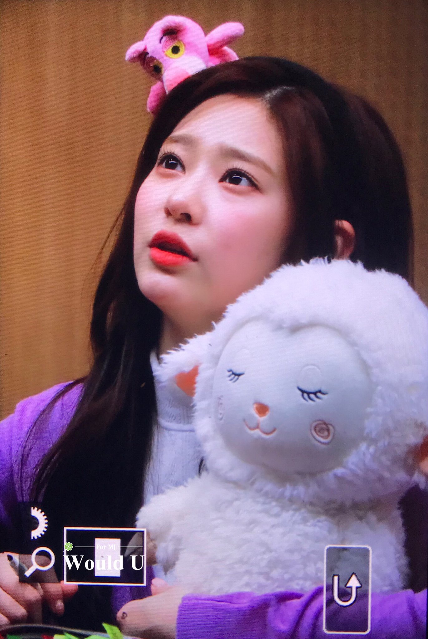 항상 어딘가 억울하고 애잔한 아이즈원 민주.jpg | 인스티즈
