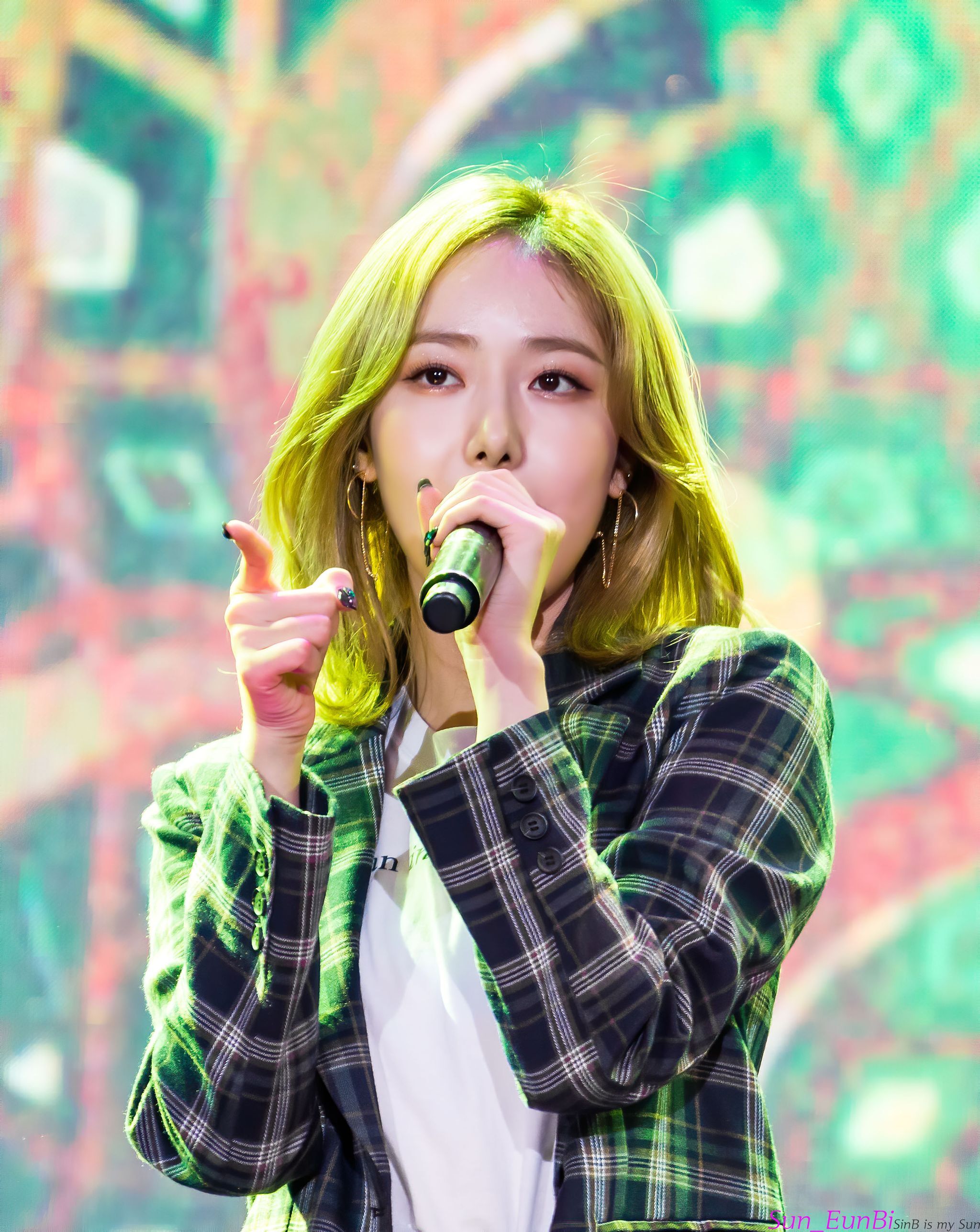 은근히 세계에서 제일 미인인 듯한 여자친구 신비.jpgif | 인스티즈