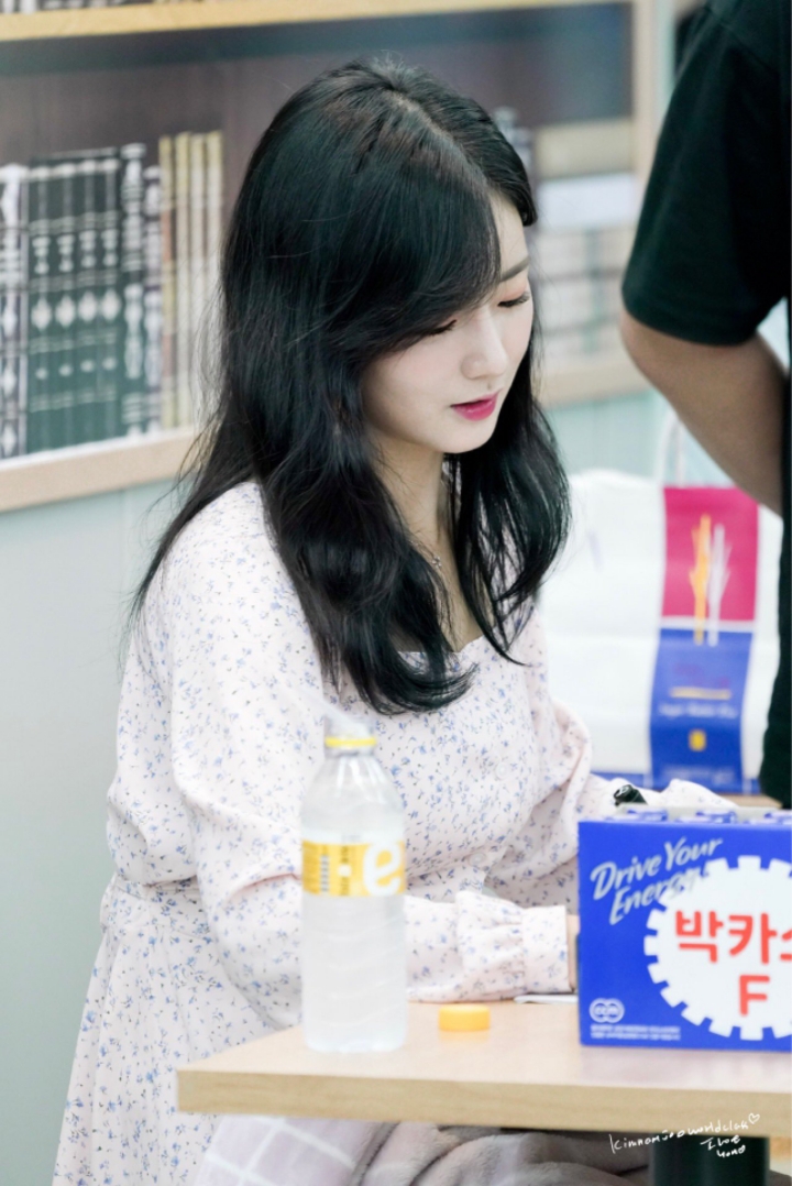 부모님 오픈하는 편의점에서 팬싸한 유투버.jpg | 인스티즈