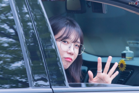 안경쓴 에이핑크 정은지.jpg | 인스티즈