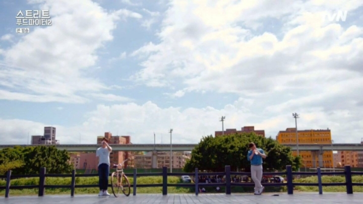 청춘영화의 한 장면 같은 지난주 스트리트푸드파이터 오프닝 | 인스티즈