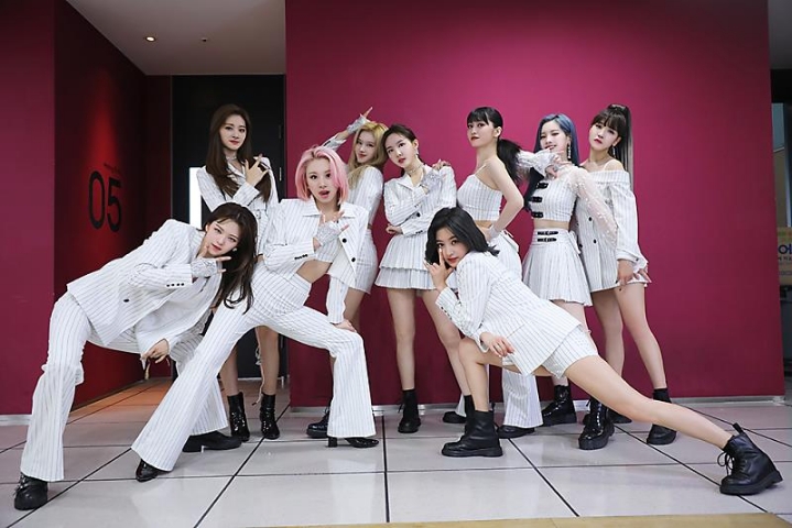 트와이스가 최근 2주간 일본 오리콘 차트에서 판매한 앨범판매량 | 인스티즈