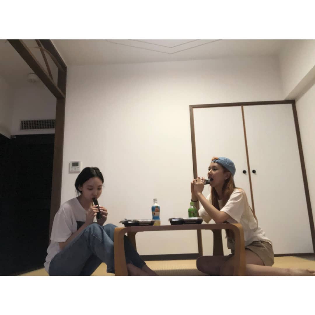 나연 생일 축하하는 트와이스 채영 인스타그램 | 인스티즈
