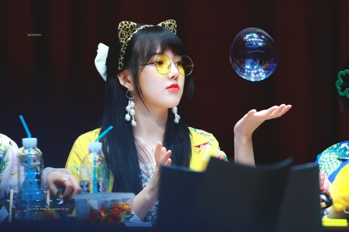 가만보니 은근히 미인인거 같은 여자친구 예린이.jpgif | 인스티즈