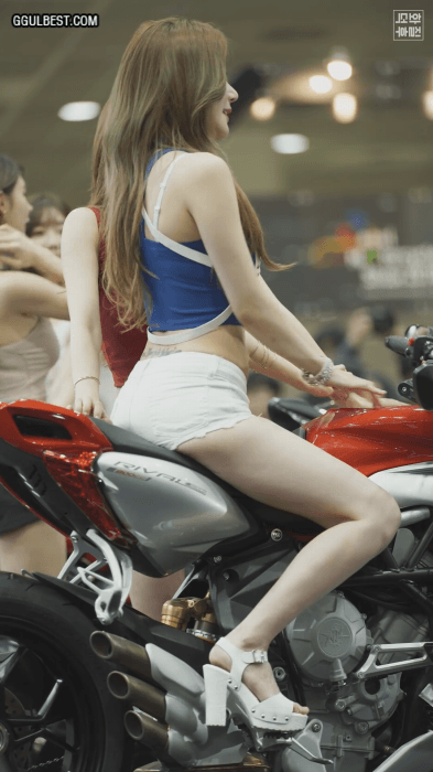 오토바이와 파.빨.흰 | 인스티즈