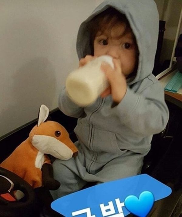 나은이 어린 시절 모습 | 인스티즈