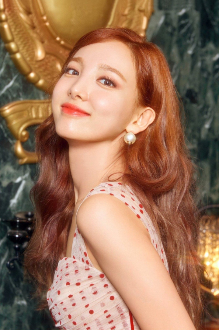 웃을때 눈이 참 예쁜 아이돌 | 인스티즈