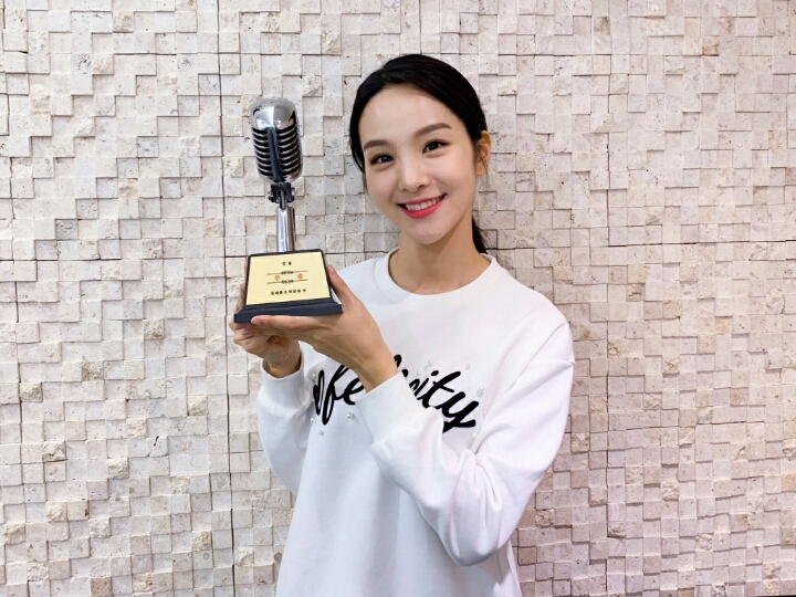 새삼 이쁘고 귀여운 송소희 | 인스티즈