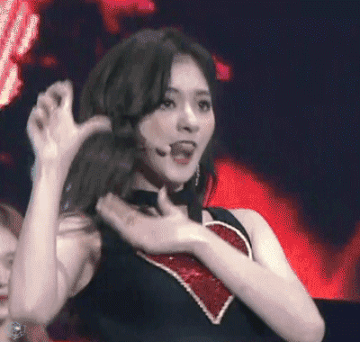 오늘자 다시흑발로 돌아오구 더예뻐진 프로미스나인 이나경.GIF | 인스티즈