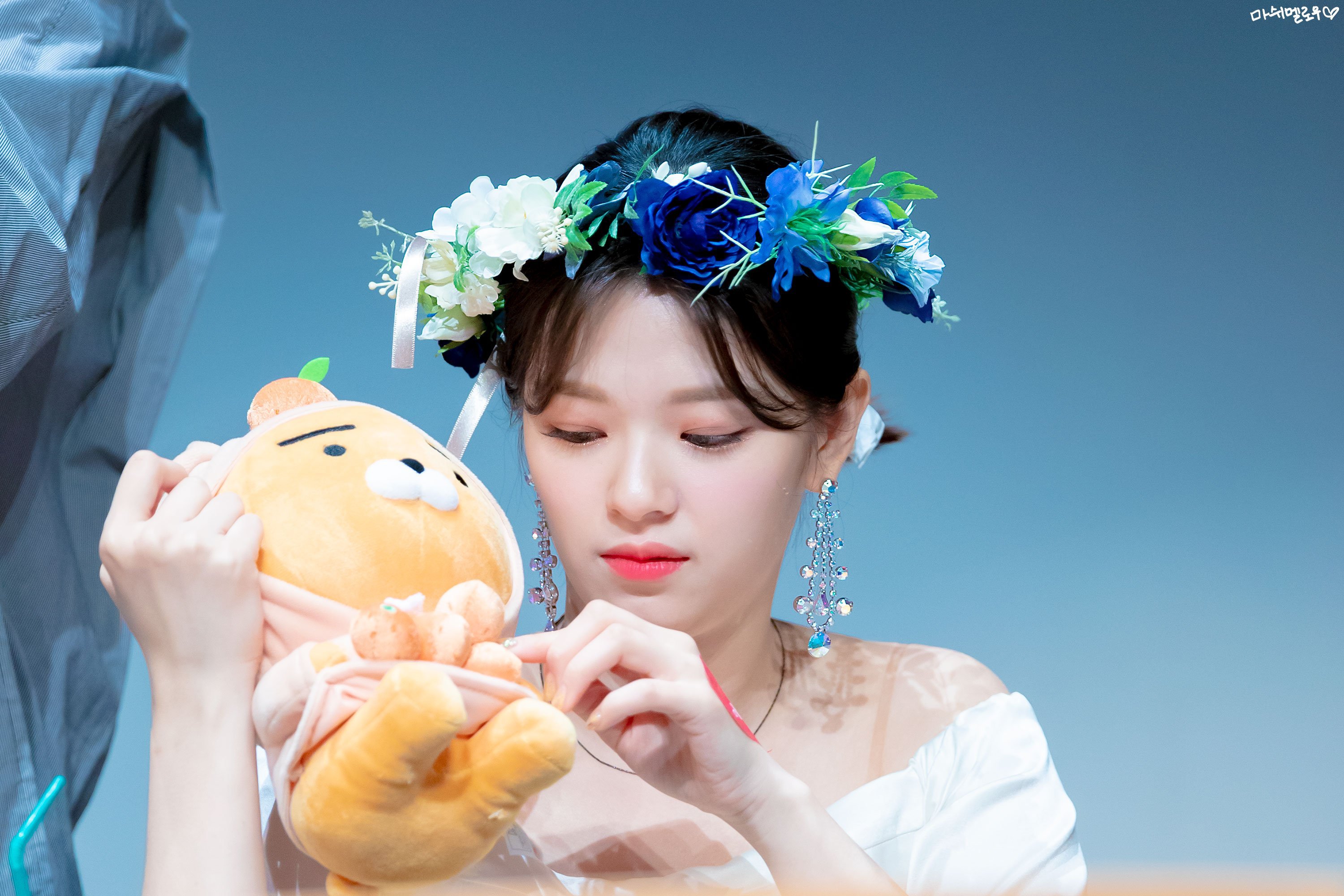 화관쓴 트와이스 정연이.jpg | 인스티즈