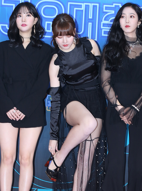 오늘자 조금 섹시했던 여자친구 예린.jpgif | 인스티즈