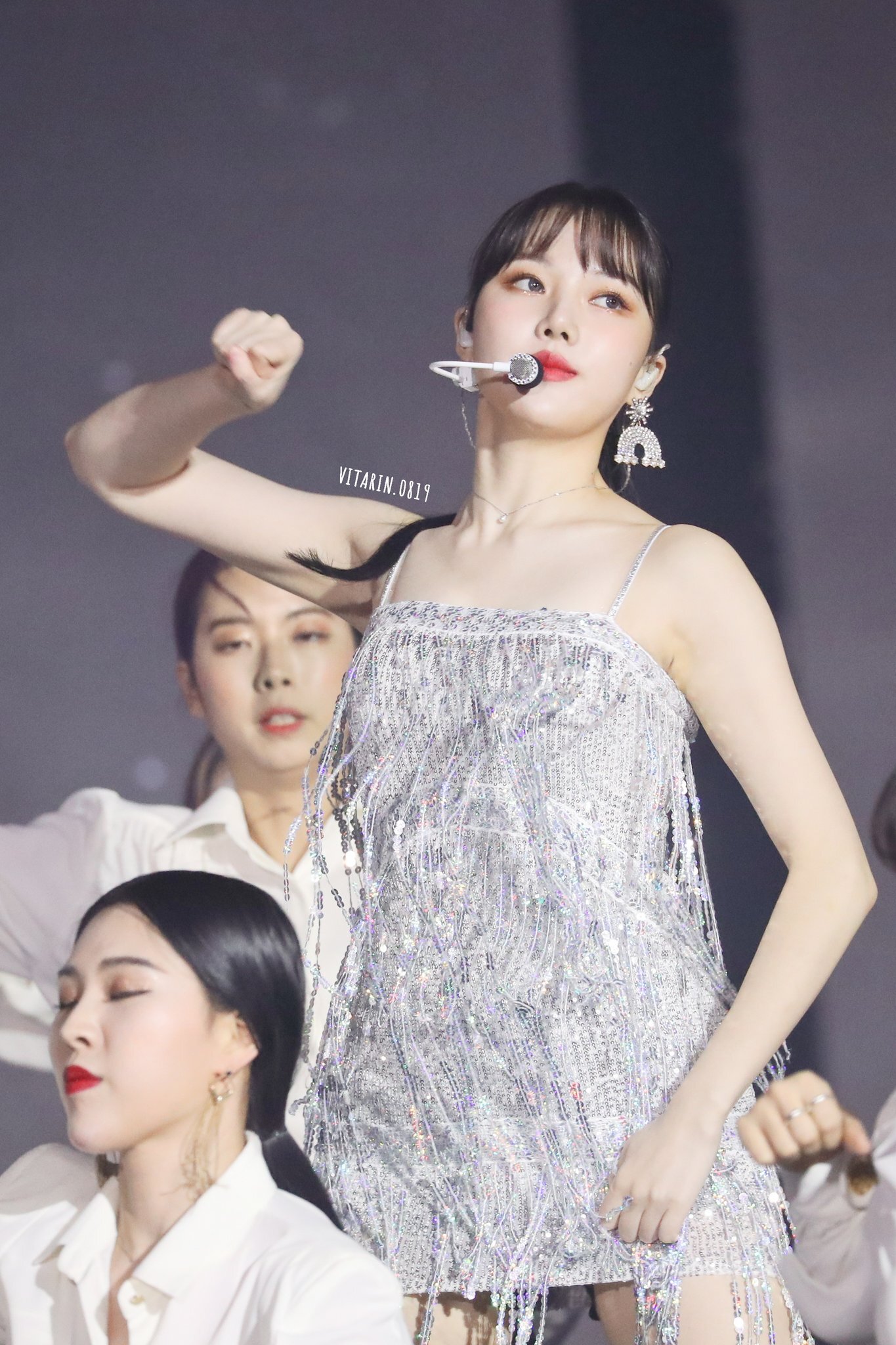 은근히 미인인 듯한 은갈치 패션의 여자친구 예린이.pgif | 인스티즈