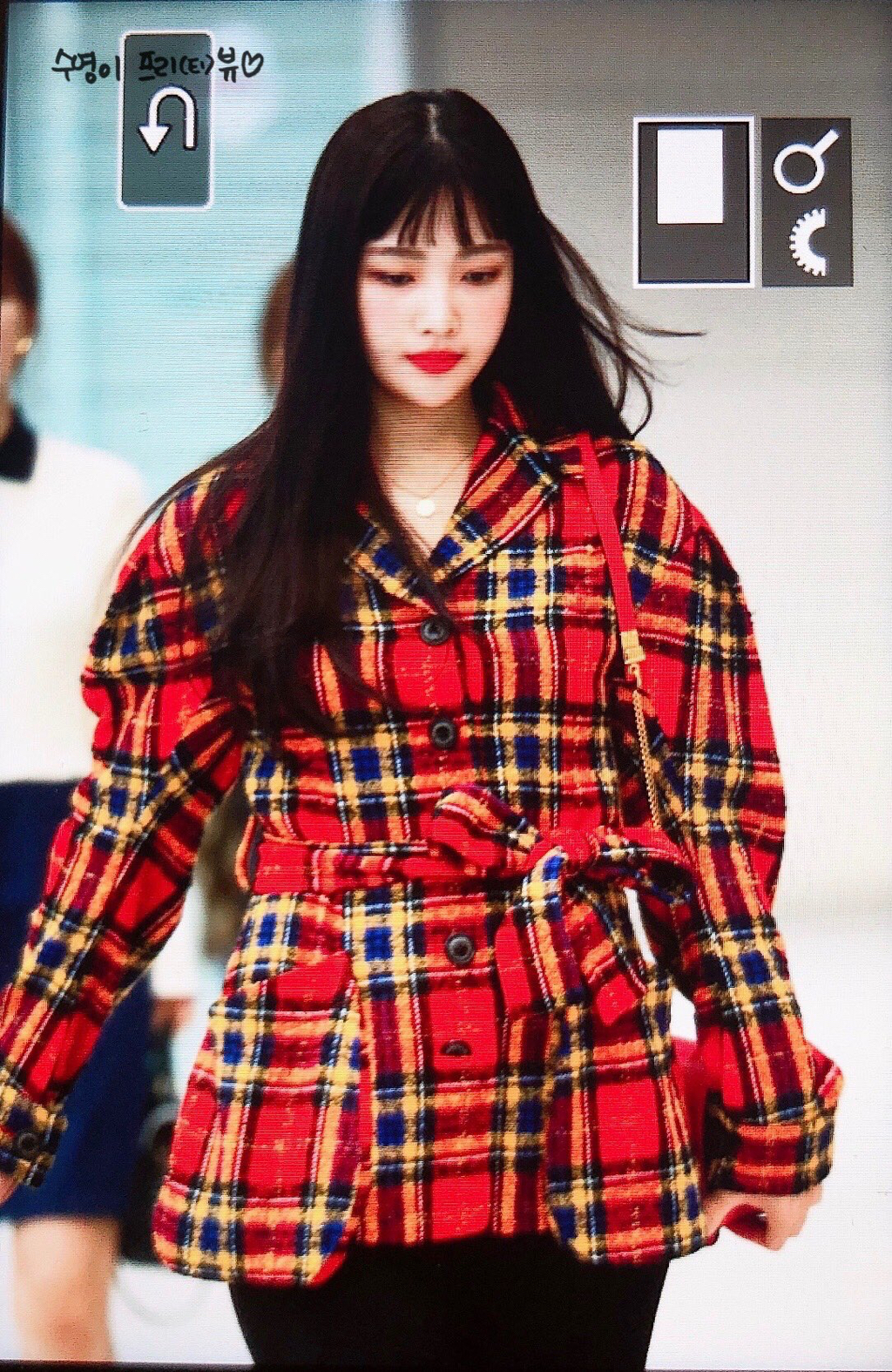 앞머리하고 더 귀여워진 레드벨벳 조이.jpgif | 인스티즈