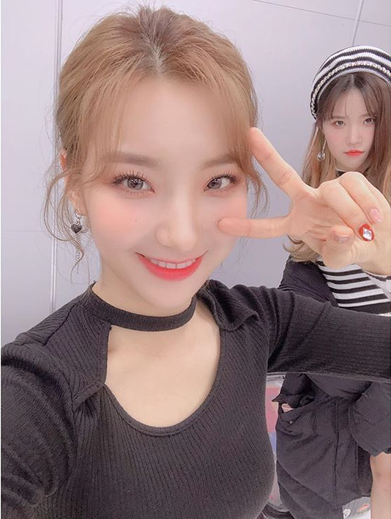 프로미스나인 추억영상 - 새롬이에게 말놓는게 어려운 하영이 | 인스티즈