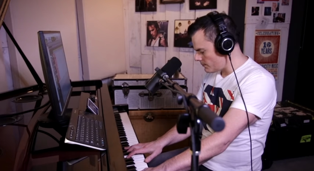 프레디 머큐리와 정말 음색이 비슷한 남자 | 인스티즈