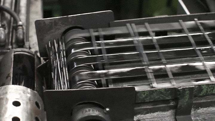 연필이 만들어지는 과정.gif | 인스티즈