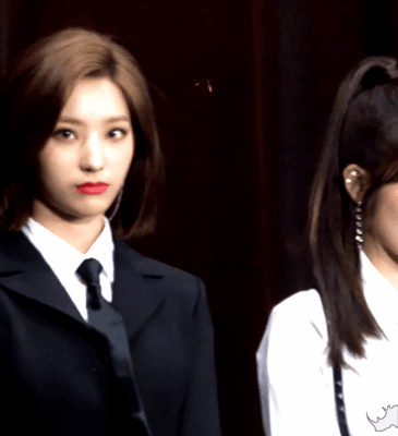 프로미스나인 f(x)레드라이트 커버무대 비하인드.GIF | 인스티즈