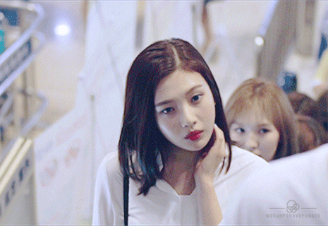 조이랑 아이컨택 하고 가세요.gif | 인스티즈